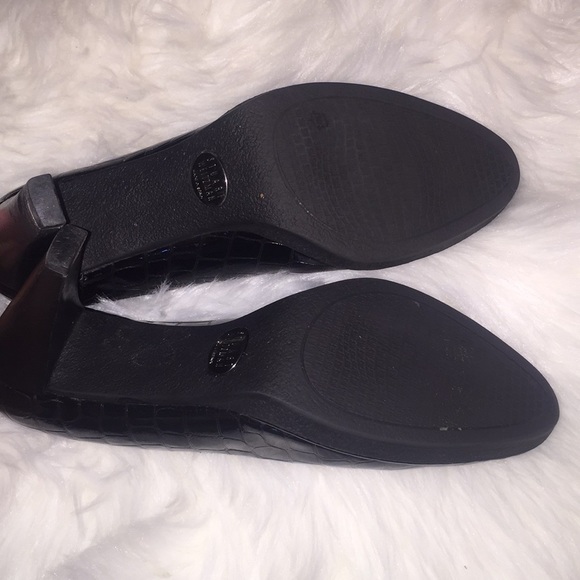 ❤️ Stuart Weitzman black high heel/pump ❤️ - Picture 6 of 8